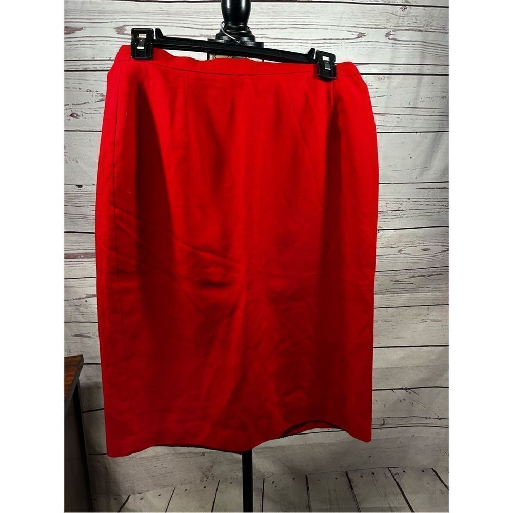 Norton McNaughton Red Pencil Skirt Knee Length Career Business Size 10
